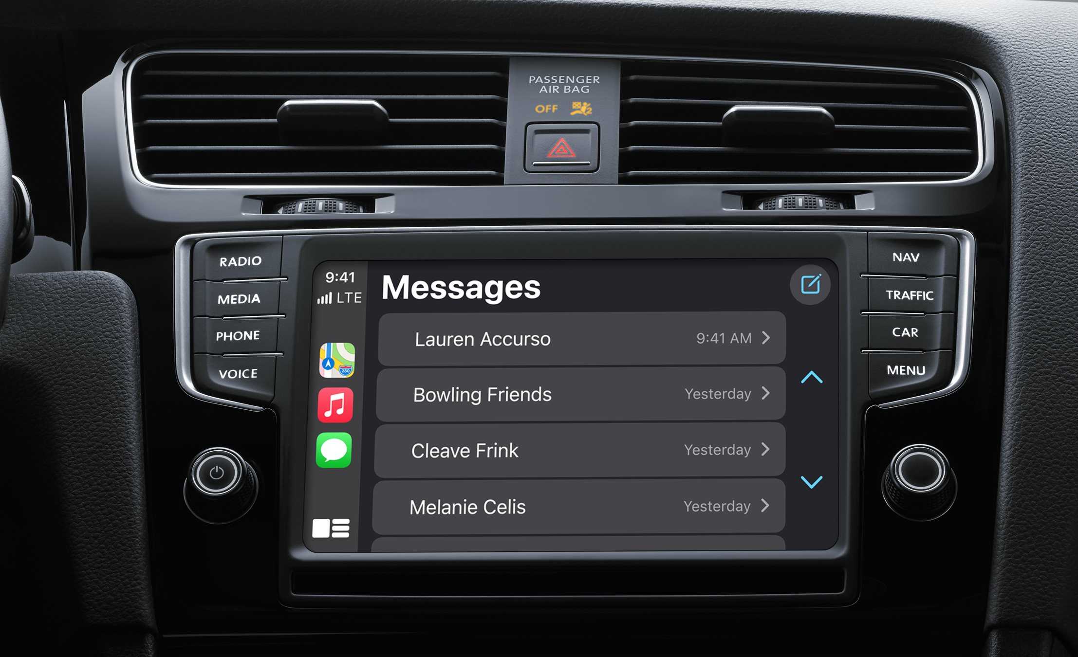 Приложение CarPlay пользуется популярностью у владельцев мобильных устройств Apple Оно устанавливается в мультимедийную систему автомобиля и позволяет управлять электроникой машины и функциями конкре