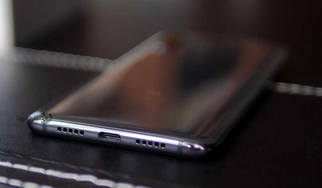Xiaomi представила смартфон Xiaomi Mi 9, который получил также 2 модификации — Mi 9 Explorer Edition и облечённую Mi 9 SE В последнем не только меньше диагональ, но и проще чипсет