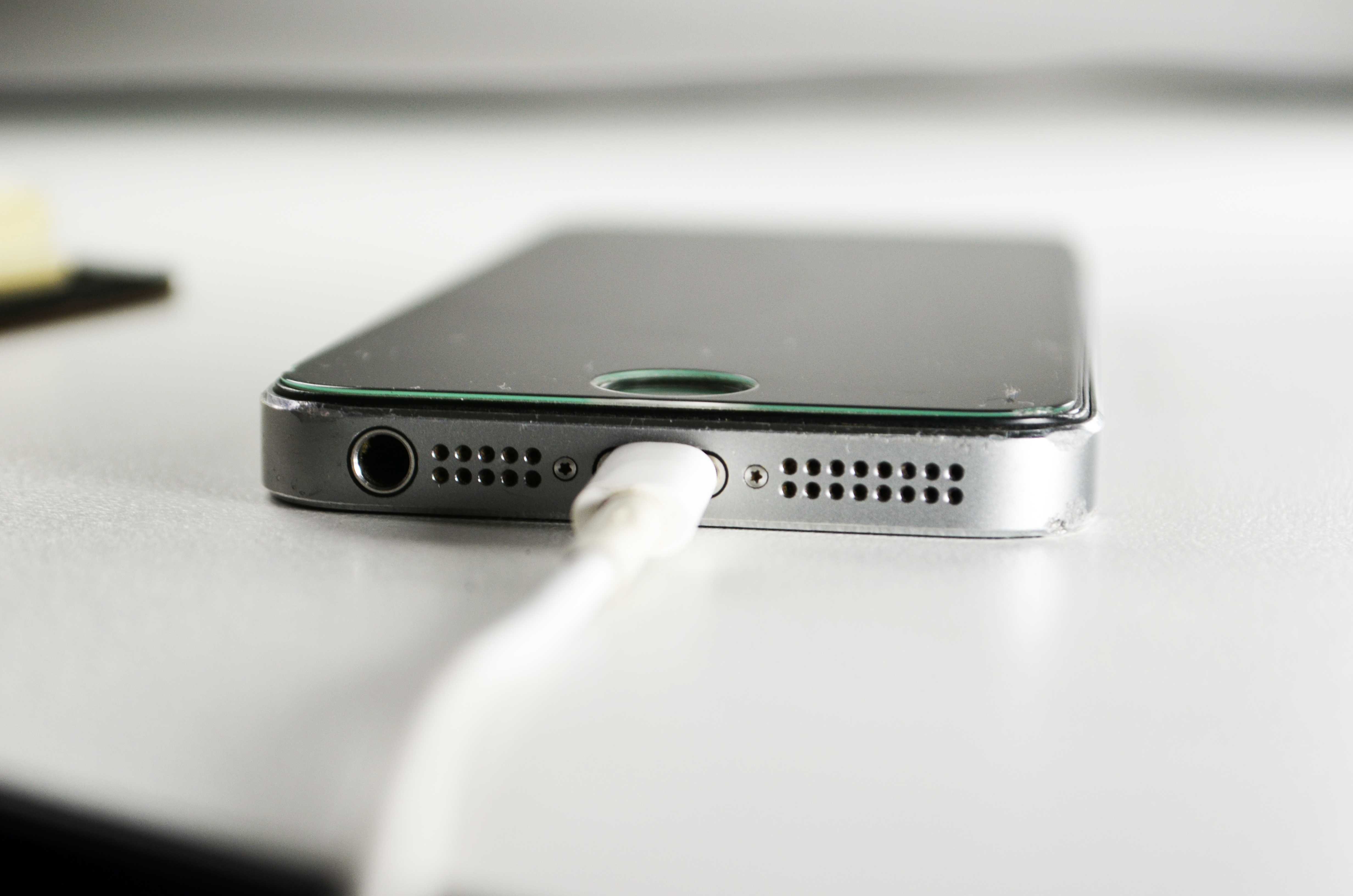 Я проверил, как долго может работать iphone 12 mini. до вечера доживёт?