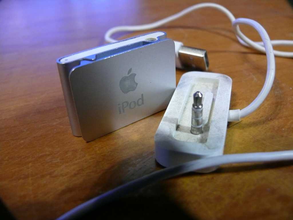 Как зарядить ipod shuffle