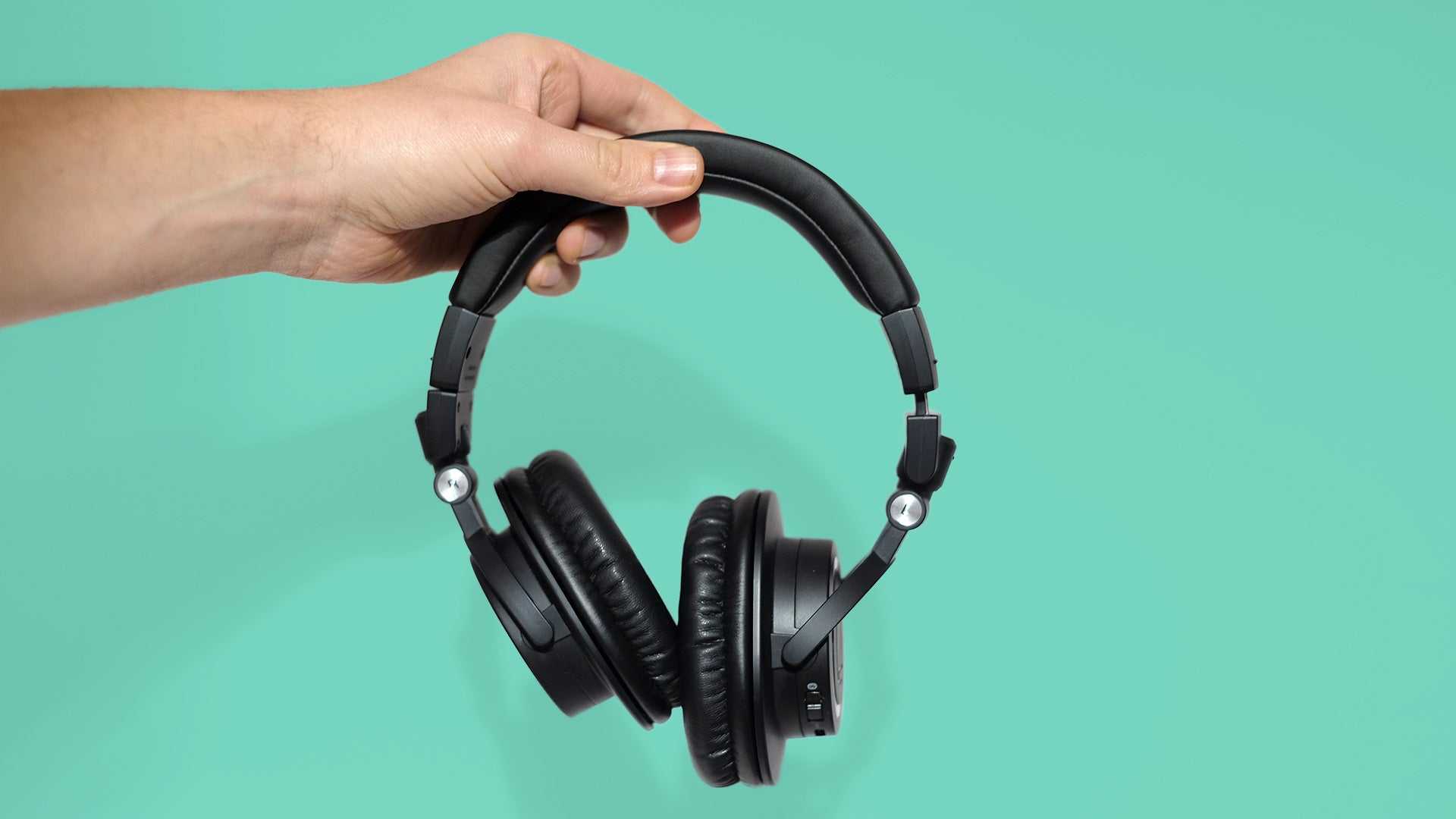 Мы протестировали профессиональные студийные наушники Audio-Technica ATH-M50xBT Эту модель можно смело рекомендовать к покупке, если у вас есть деньги Стоит достаточно дорого